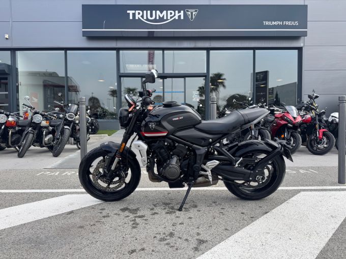 TRIUMPH TRIDENT 660 4