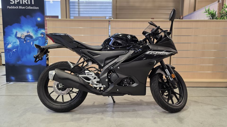 YAMAHA YZF-R 125 4