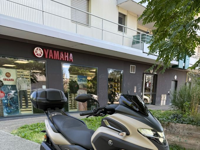 YAMAHA TRICITY 300 4