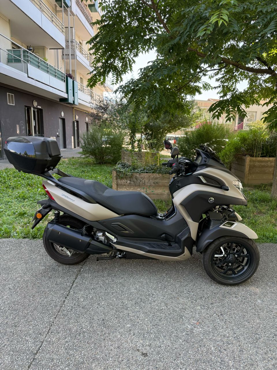 YAMAHA TRICITY 300 4