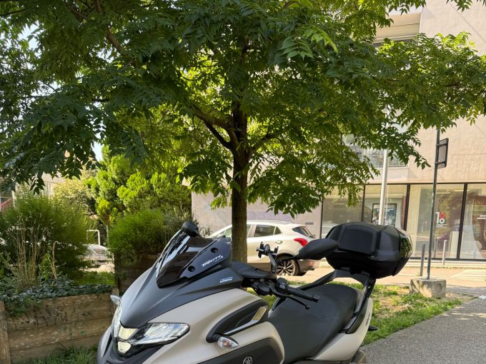 YAMAHA TRICITY 300 4