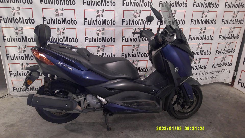 YAMAHA X-MAX 125 4