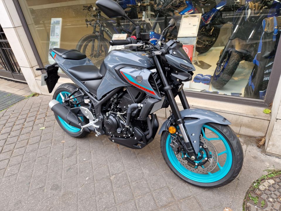 YAMAHA MT-03 4