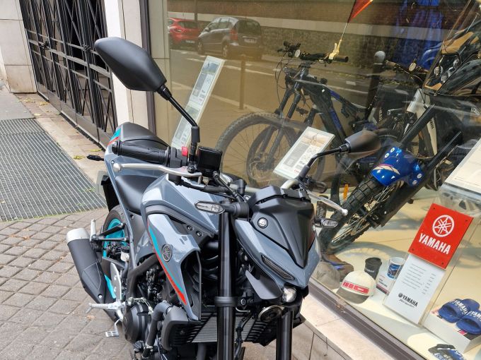 YAMAHA MT-03 4