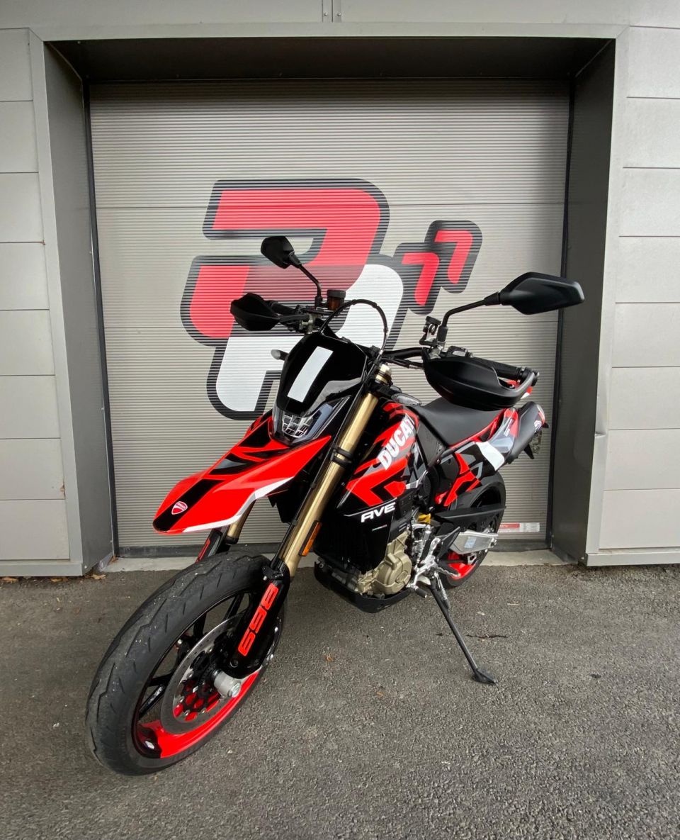 DUCATI HYPERMOTARD 698 RVE 4