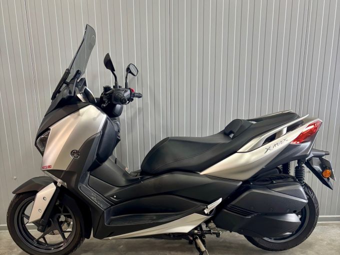 YAMAHA XMAX 300 4