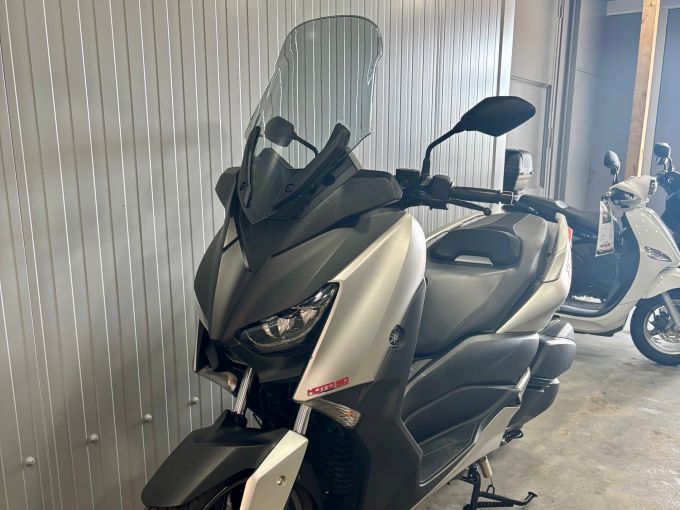 YAMAHA XMAX 300 4
