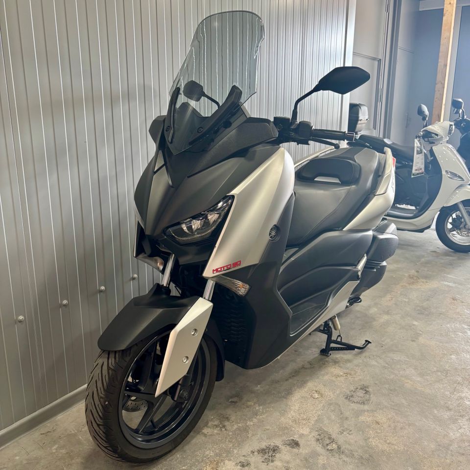 YAMAHA XMAX 300 4