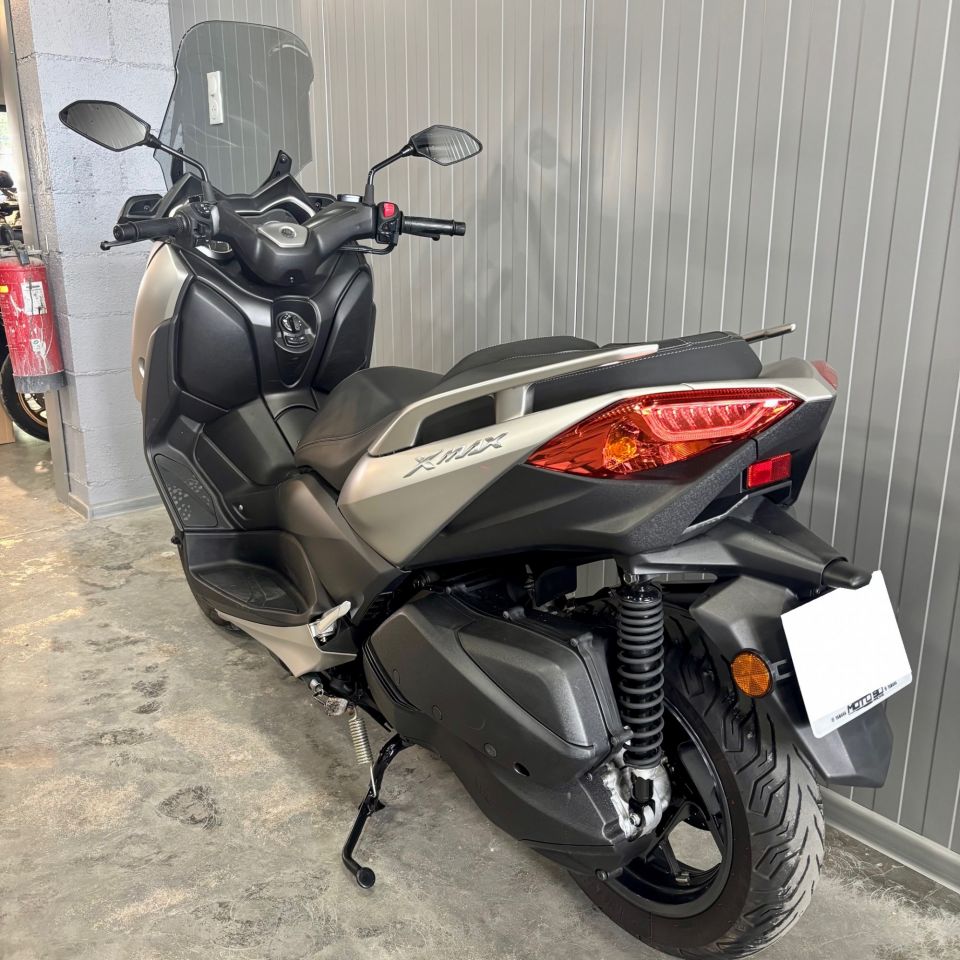 YAMAHA XMAX 300 4