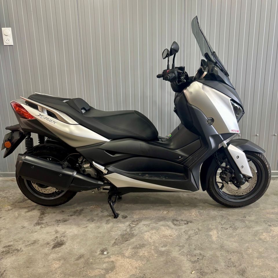 YAMAHA XMAX 300 4