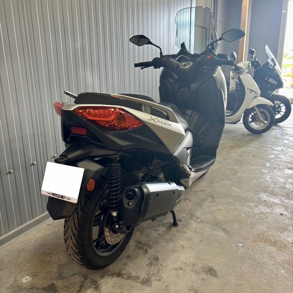 YAMAHA XMAX 300 4
