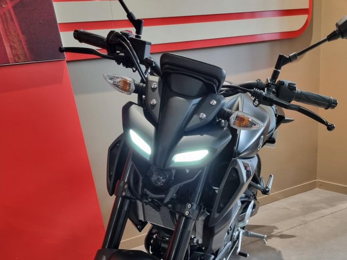 YAMAHA MT-125 ABS 4