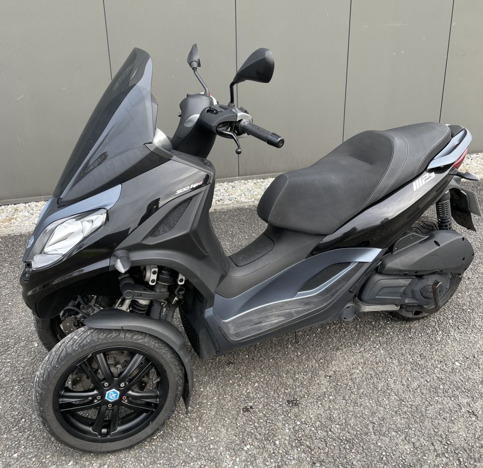 PIAGGIO MP3 300 HPE ABS ASR 4