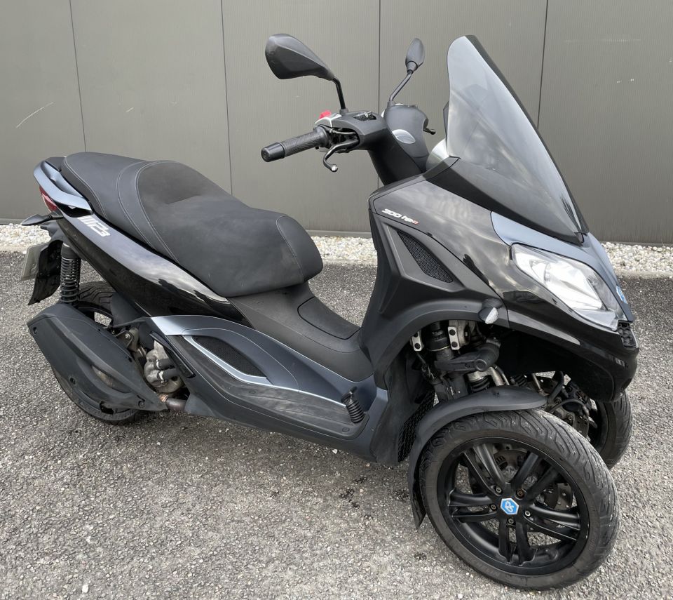 PIAGGIO MP3 300 HPE ABS ASR 4