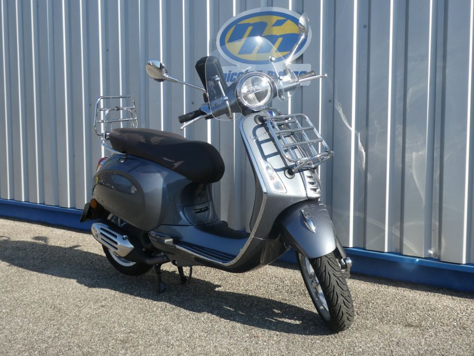 VESPA PRIMAVERA 50 4