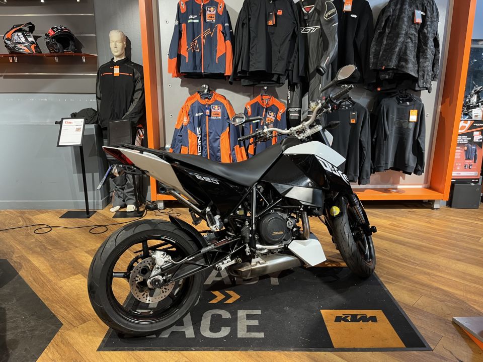 KTM 690 DUKE 4