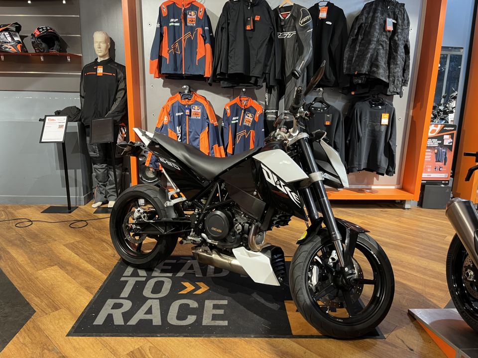 KTM 690 DUKE 4