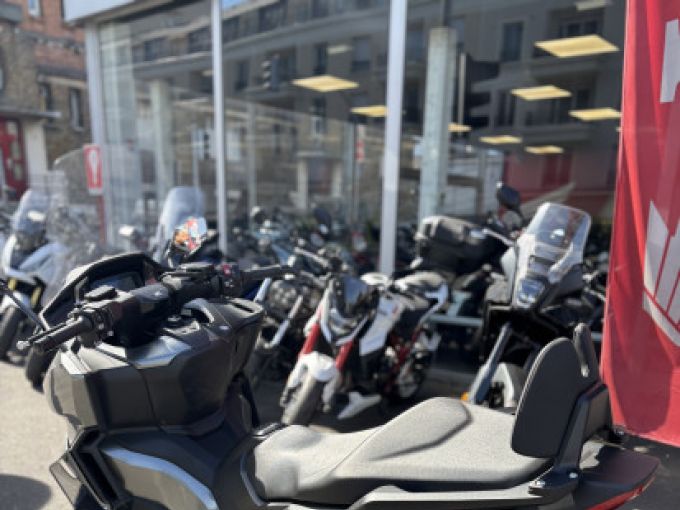 HONDA FORZA 750 4