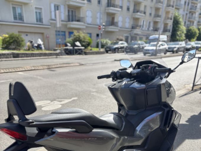HONDA FORZA 750 4