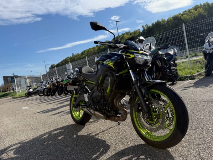 KAWASAKI Z650 ABS 4