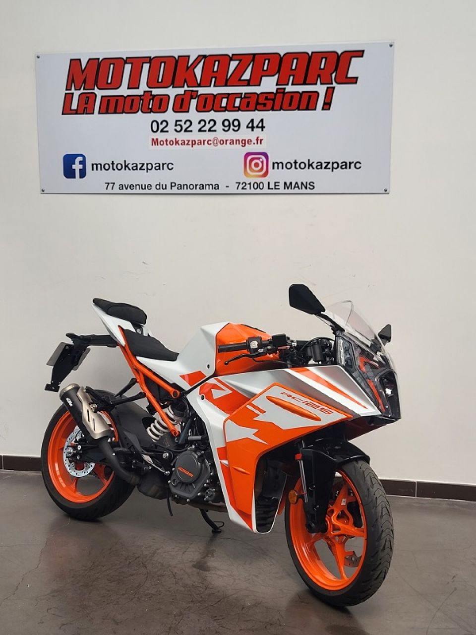 KTM RC 125 ABS 4