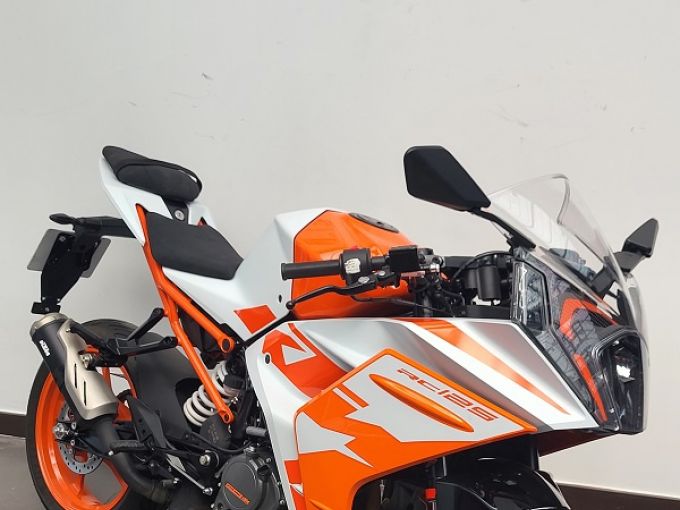 KTM RC 125 ABS 4