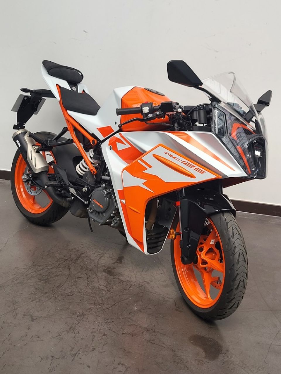 KTM RC 125 ABS 4