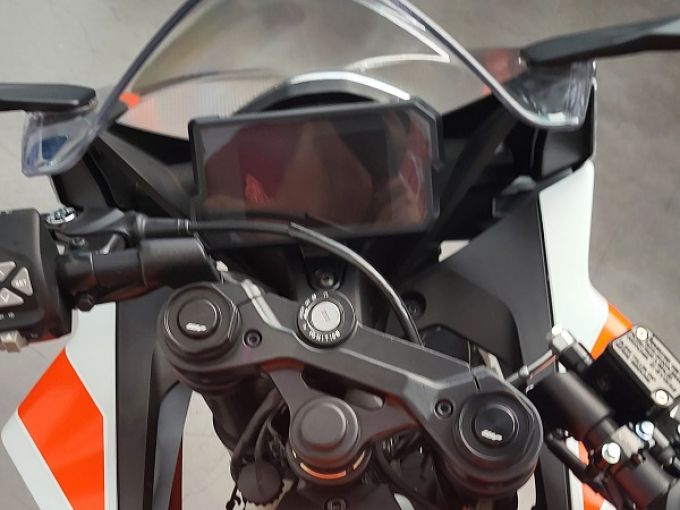 KTM RC 125 ABS 4