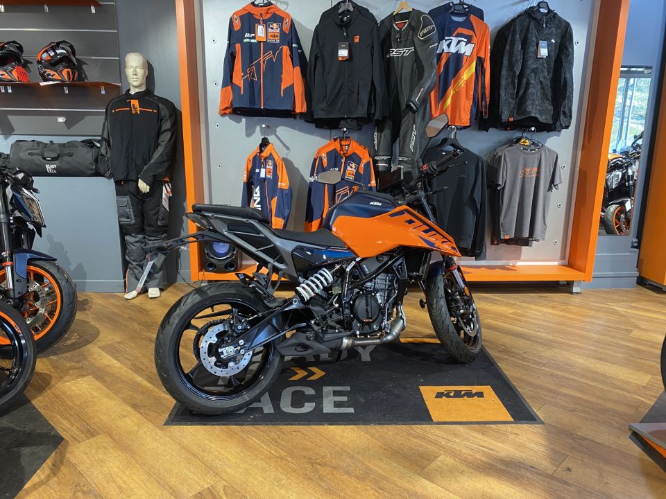 KTM 125 DUKE 4