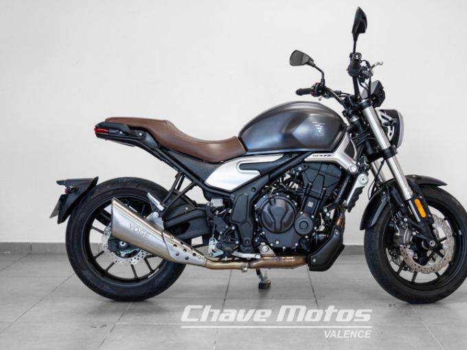 VOGE 500AC 4