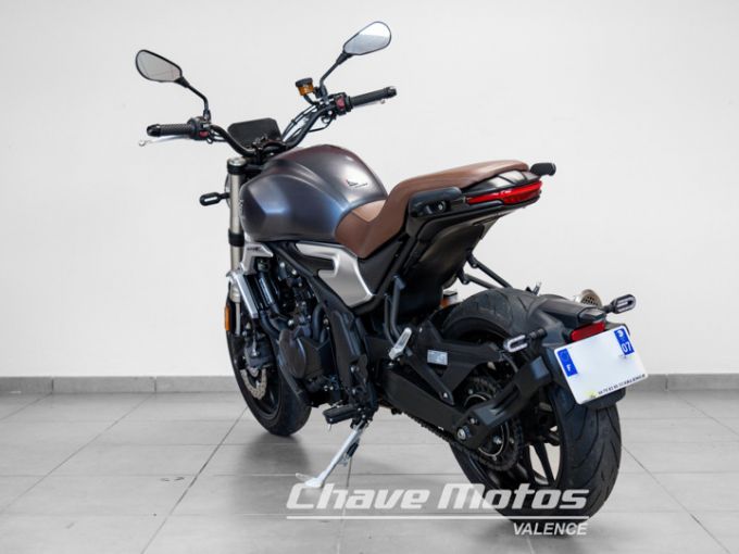 VOGE 500AC 4