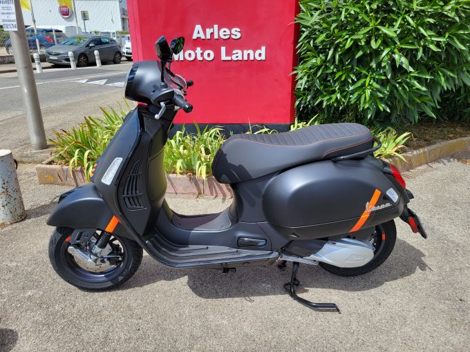 VESPA GTS SUPER SPORT 4