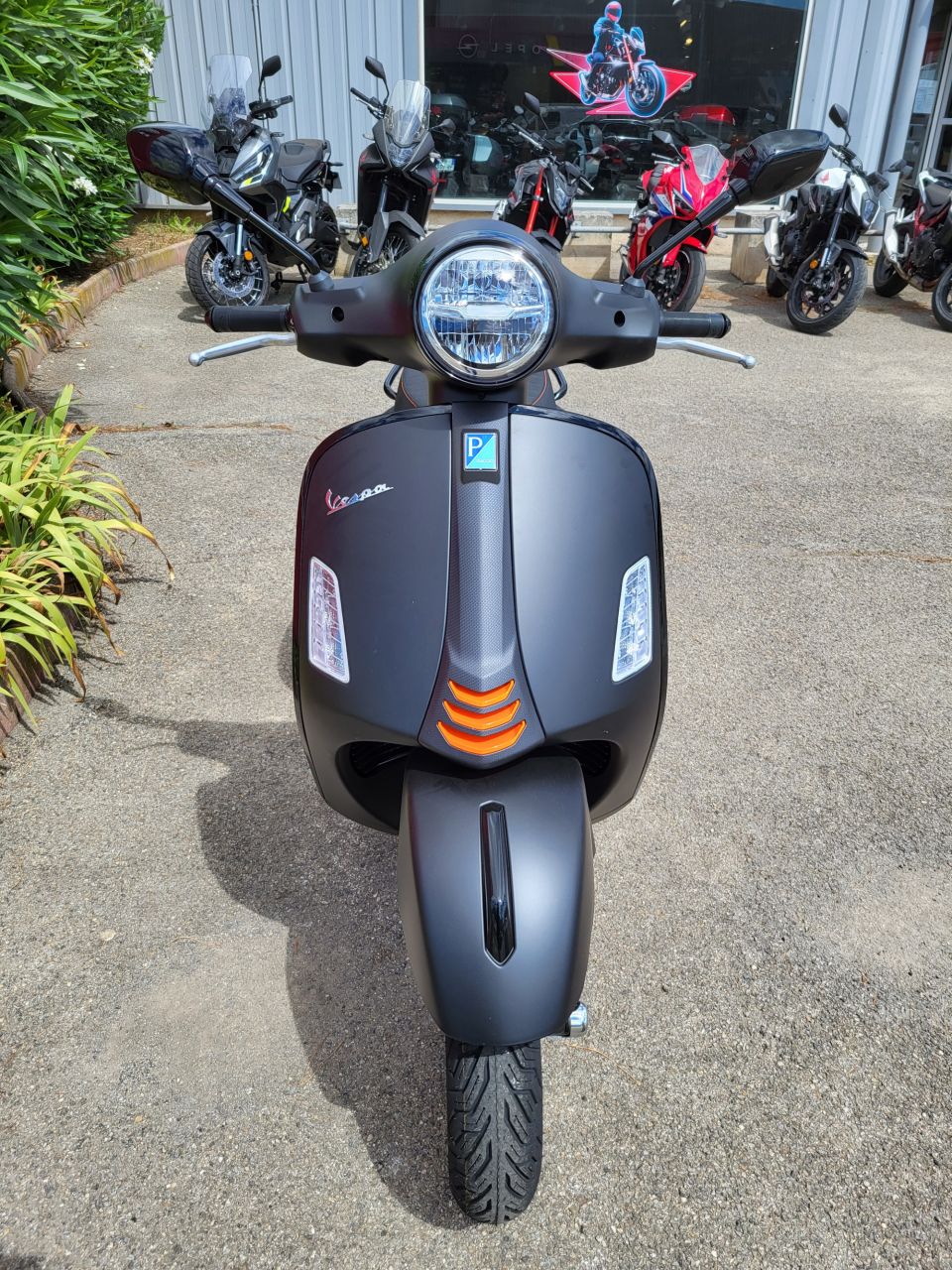 VESPA GTS SUPER SPORT 4