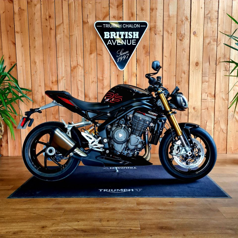 TRIUMPH SPEED TRIPLE 1200 RS 4