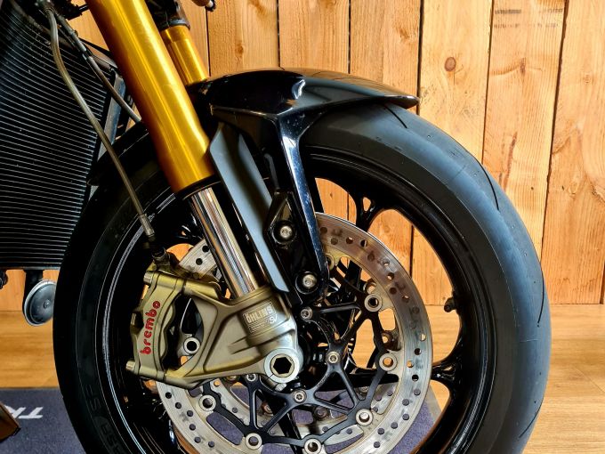 TRIUMPH SPEED TRIPLE 1200 RS 4