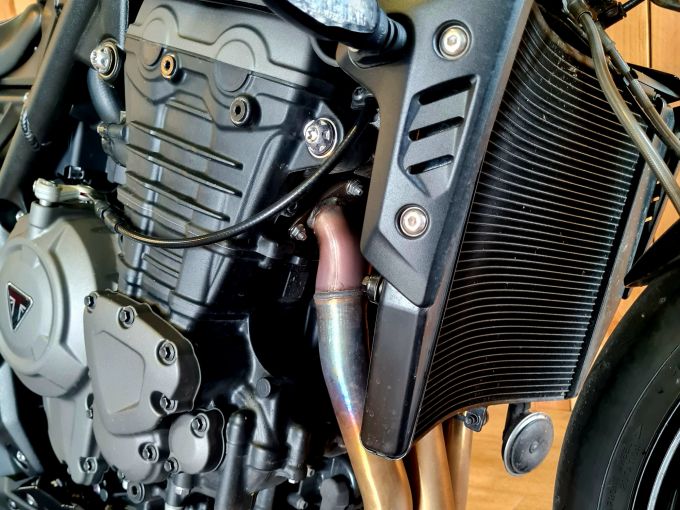 TRIUMPH SPEED TRIPLE 1200 RS 4