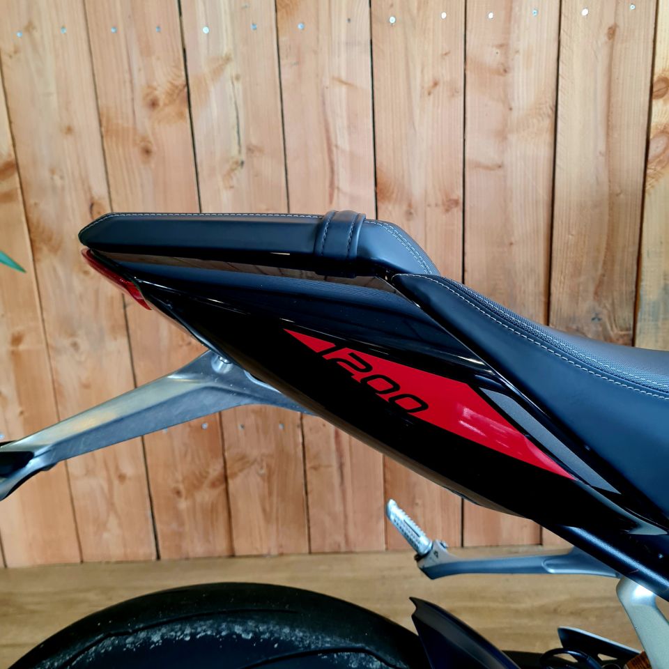 TRIUMPH SPEED TRIPLE 1200 RS 4