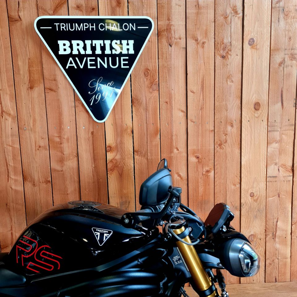 TRIUMPH SPEED TRIPLE 1200 RS 4