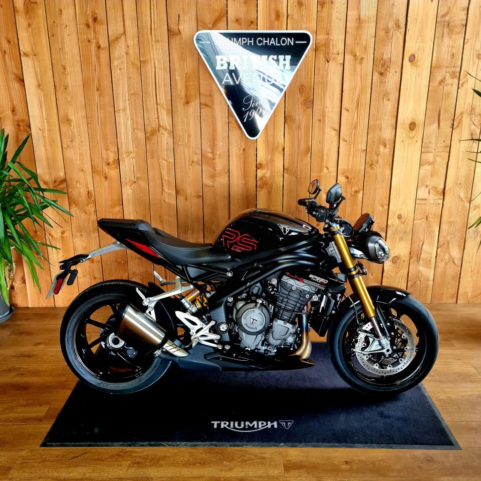 TRIUMPH SPEED TRIPLE 1200 RS 4