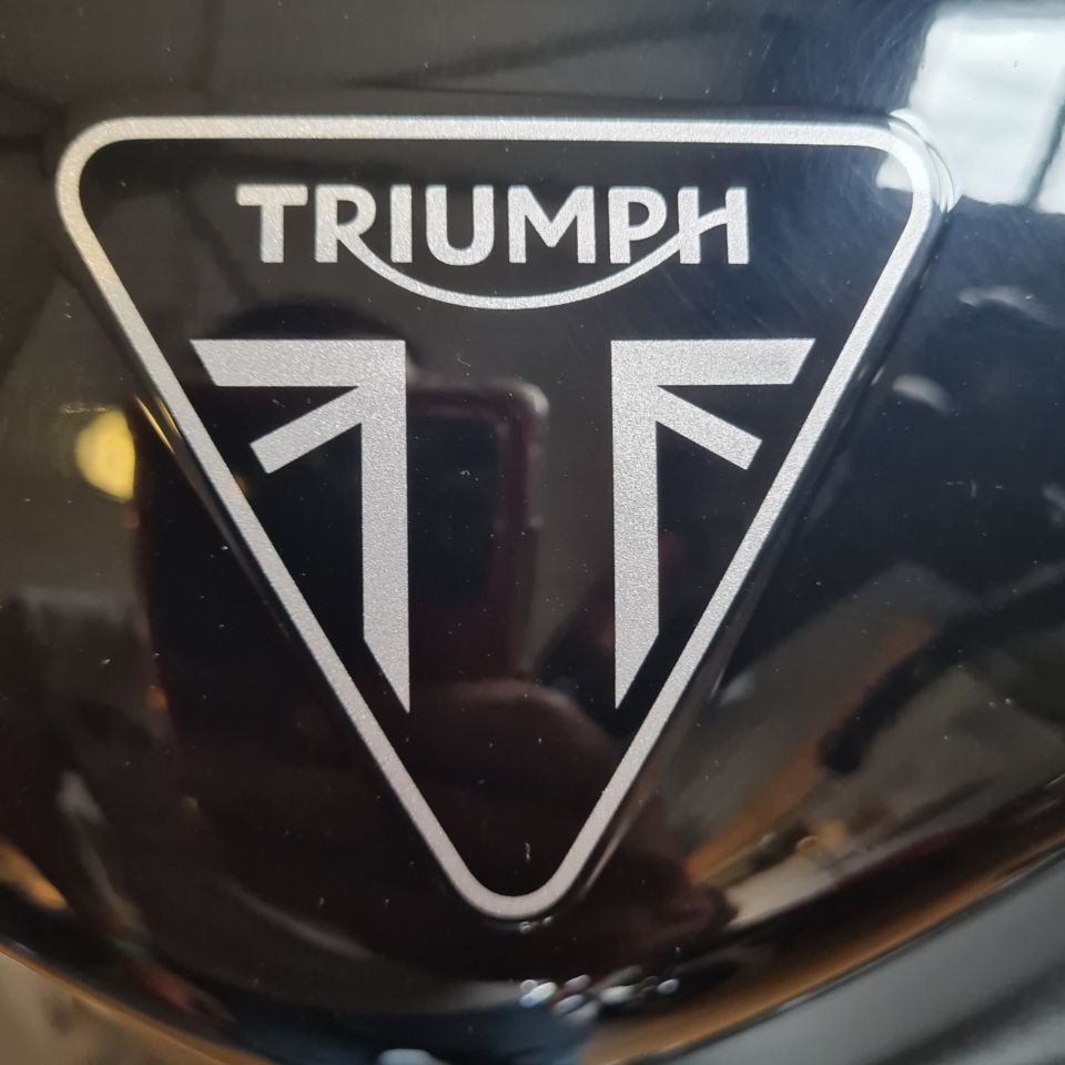 TRIUMPH SPEED TRIPLE 1200 RS 4