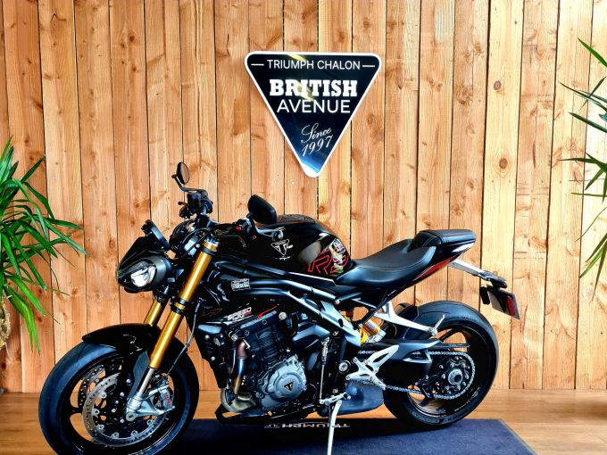 TRIUMPH SPEED TRIPLE 1200 RS 4