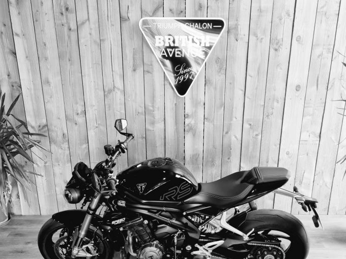 TRIUMPH SPEED TRIPLE 1200 RS 4