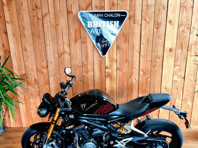 TRIUMPH SPEED TRIPLE 1200 RS 4