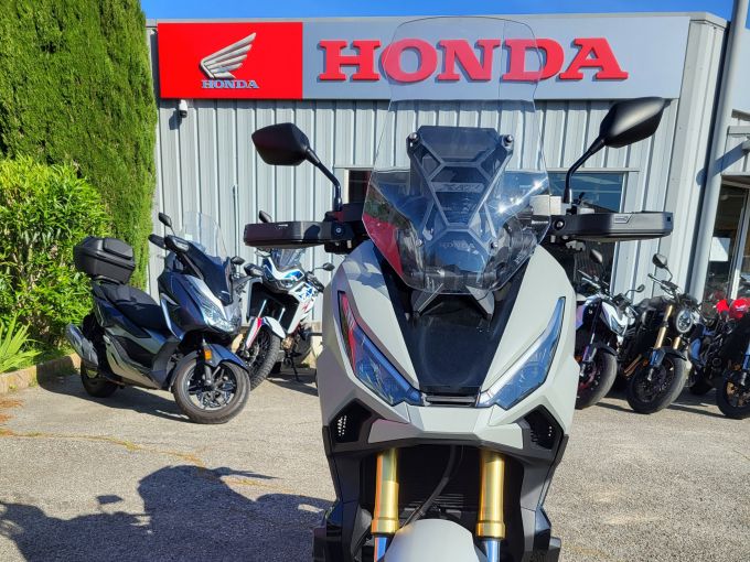 HONDA X-ADV 4