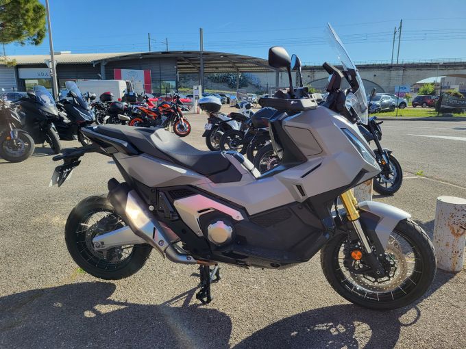 HONDA X-ADV 4