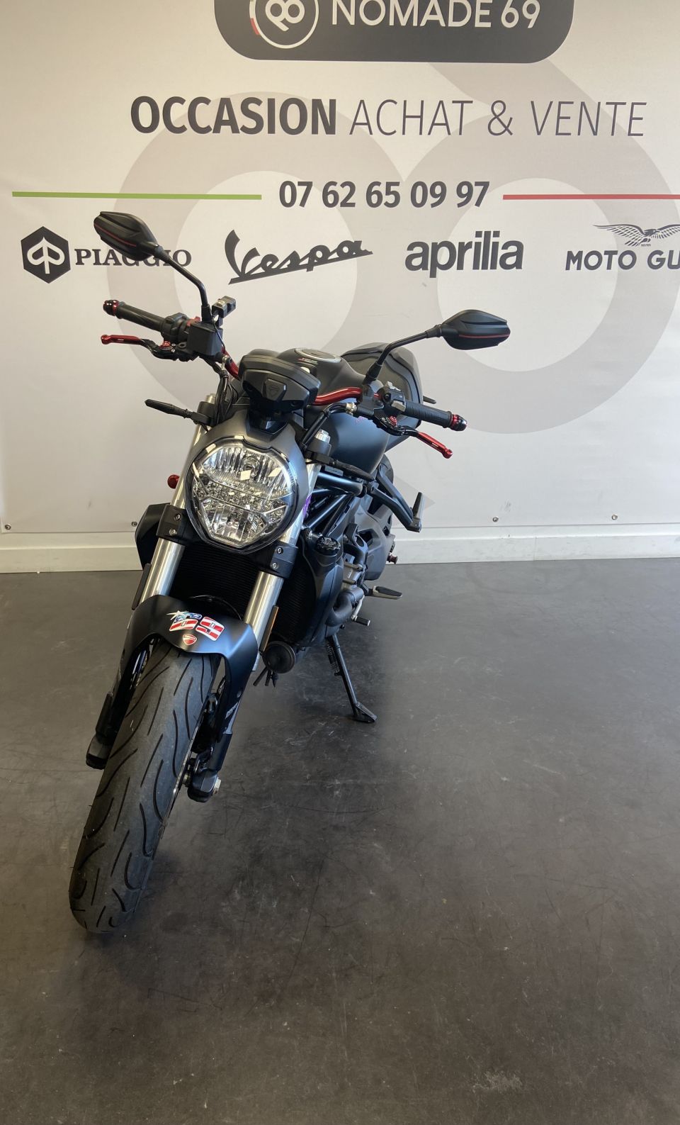 DUCATI MONSTER 821 4