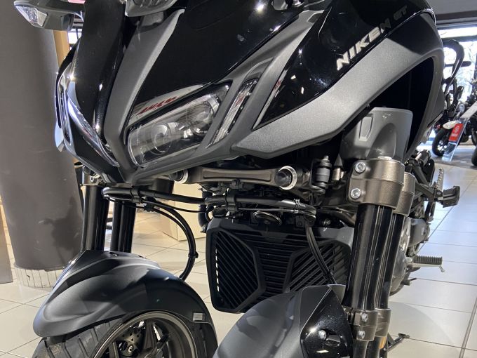 YAMAHA NIKEN 850 GT 4