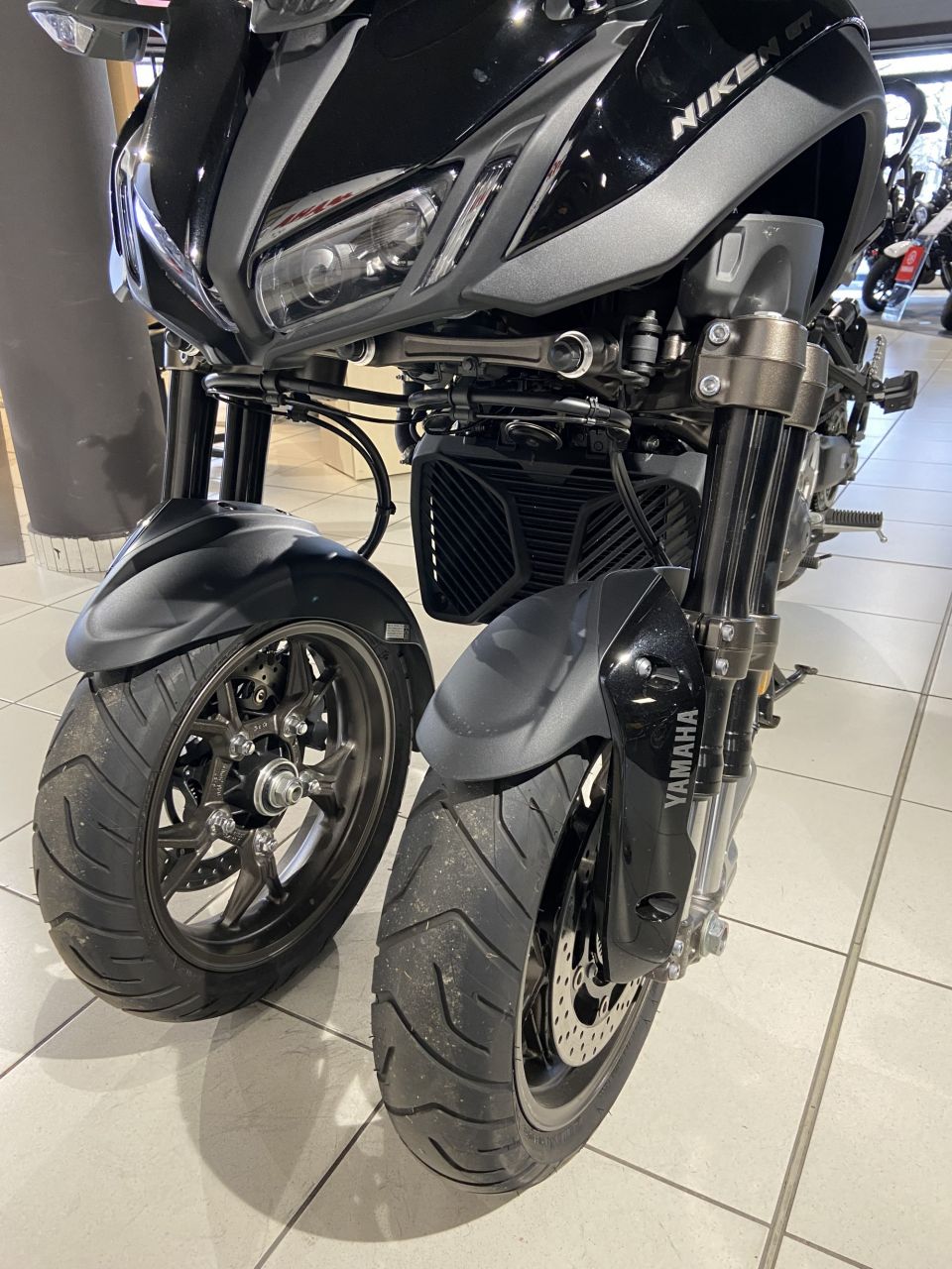 YAMAHA NIKEN 850 GT 4