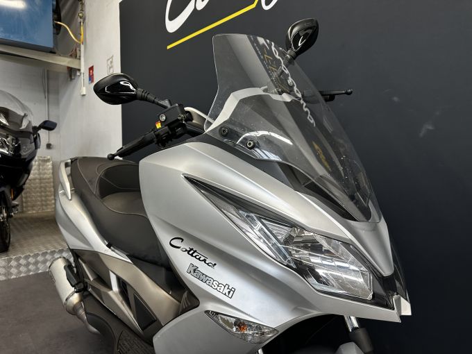 KAWASAKI J300 4