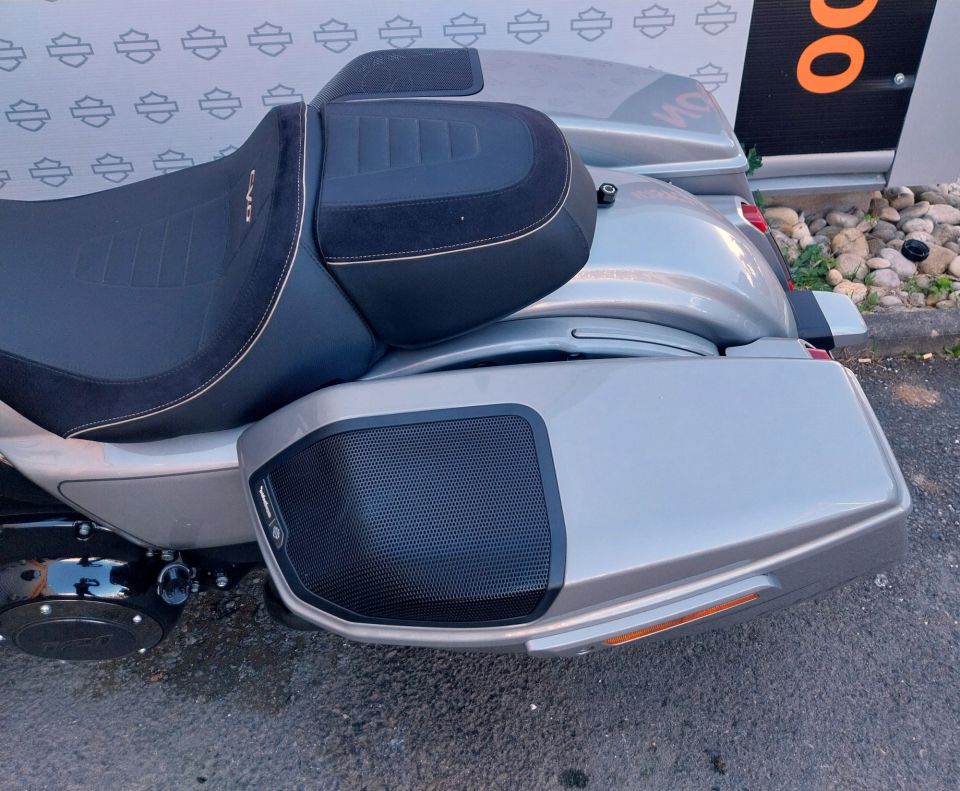 HARLEY-DAVIDSON TOURING STREET GLIDE 1977 CVO  4